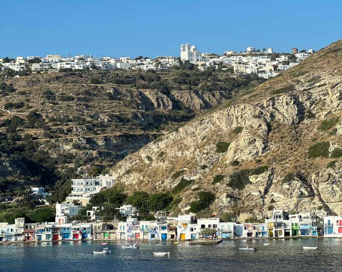 острво Милос, поглед са мора