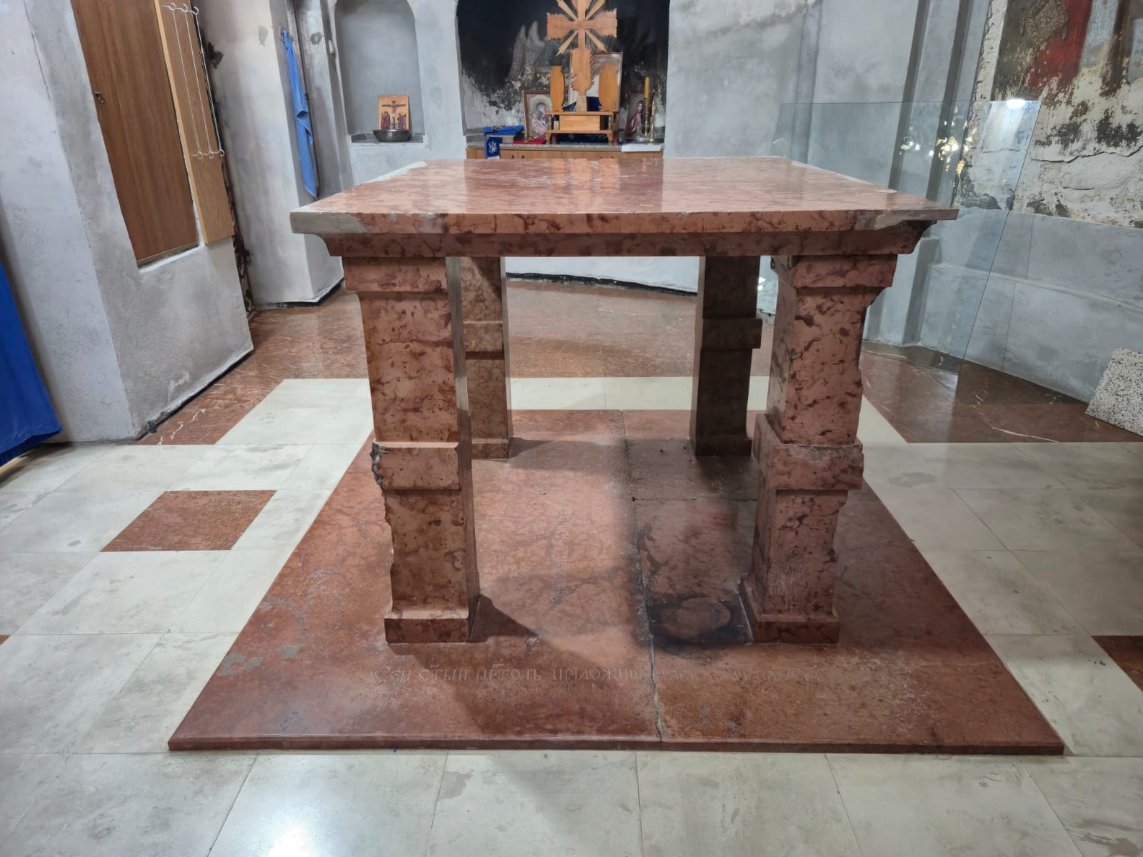 Свети престо, Храм Успења Пресвете Богородице у Баваништу (фото: М. Николић)