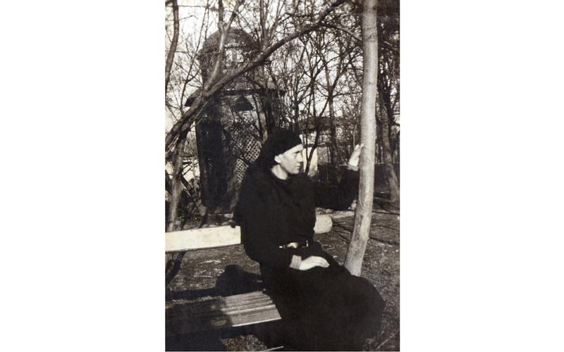 Сестра Надежда Нада Аџић, потоња Мати игуманија Ана, око 1937. године у Битољу