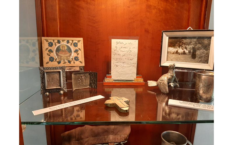 Спомен-соба Мати Ане и Сретена Аџића у манастиру Враћевшница