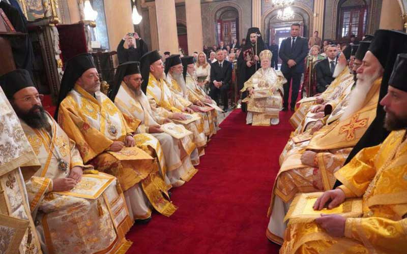 саслуживање бугарских епископа на челу са митрополитом пловдивским Николајем са украјинским расколницимапатријарху Вартоломеју
