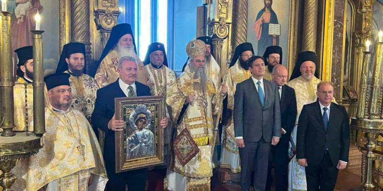 бугарска делегација на Фанару пре саслуживања са думенковцима