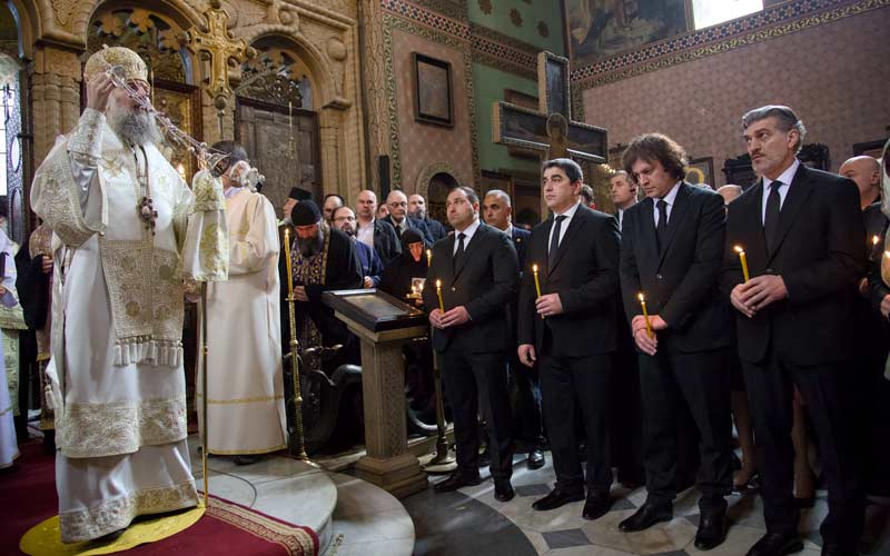 представници власти Грузије на 40 дневном парастосу патријарху Илији