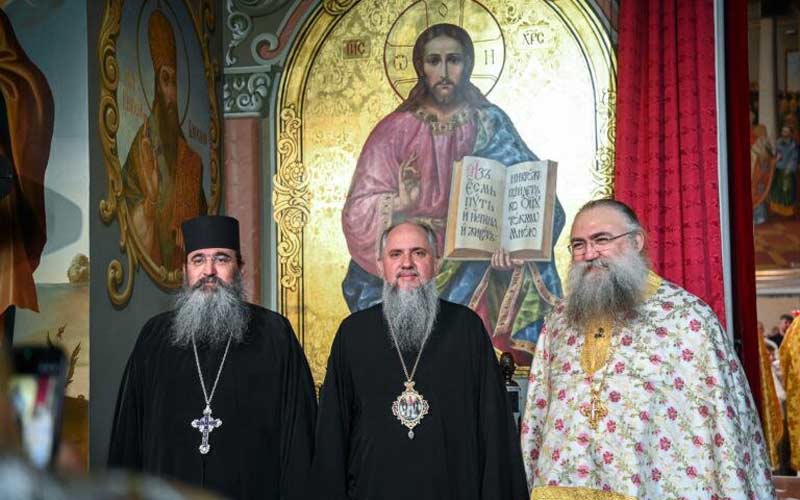 Мишков, Думенко и игуман Новог Есфигмена у Кијево-Печерској лаври
