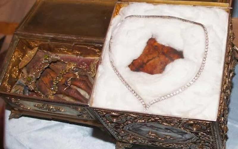 глава и лева рука свете Екатарине Синајске