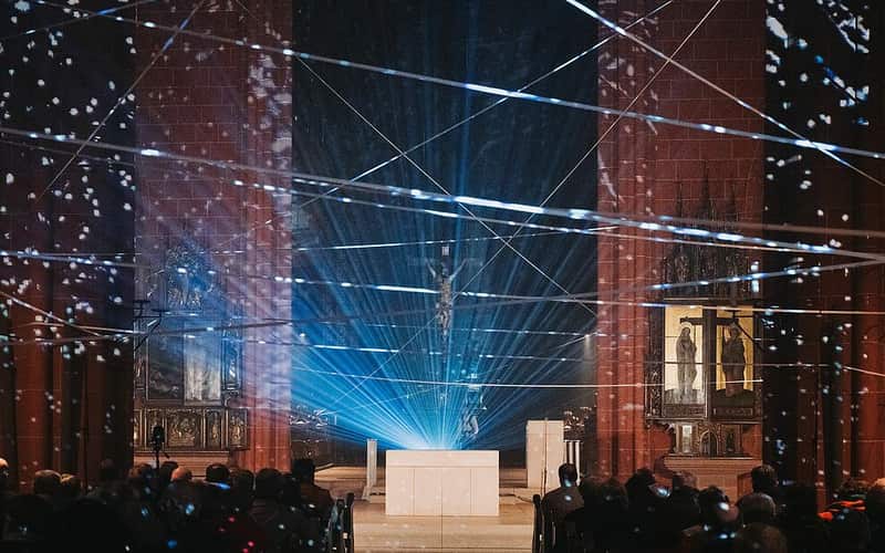 перформанс Синодалног пута у Франкфуртској катедрали