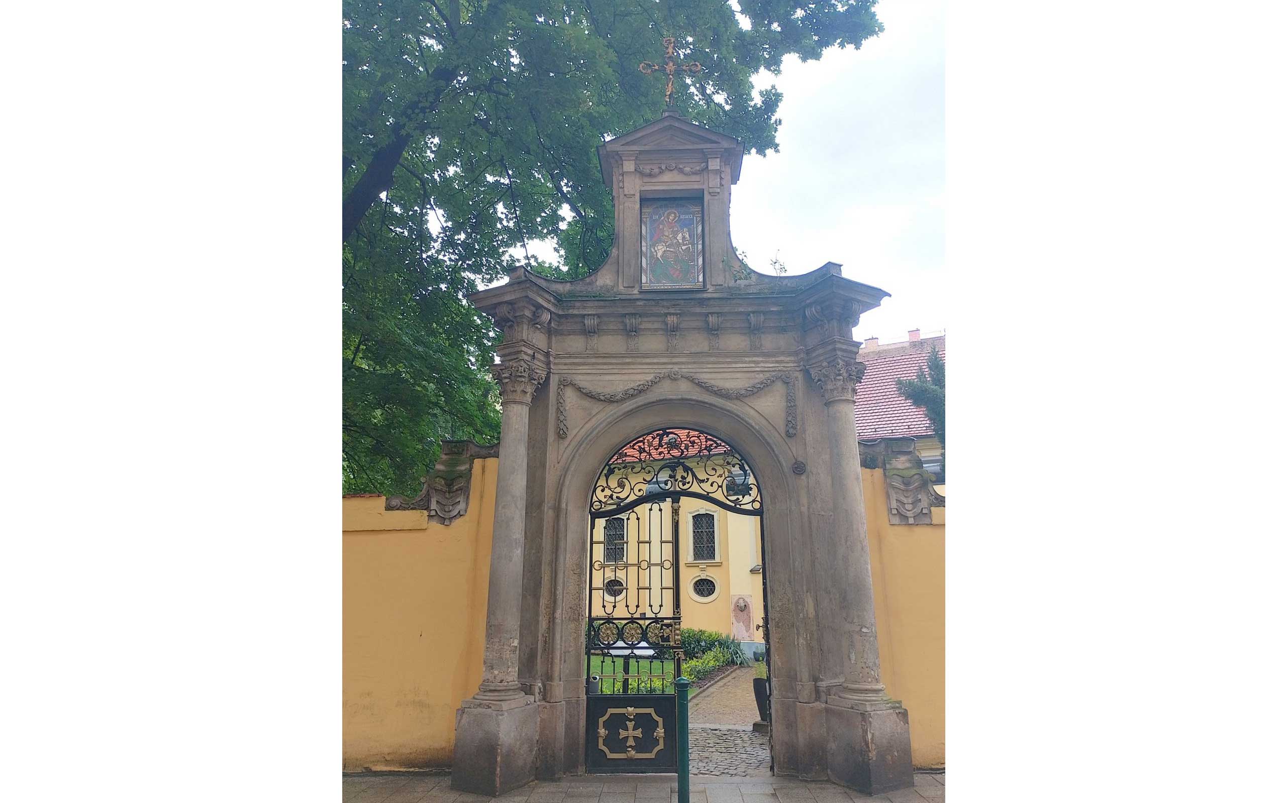 Улаз у цркву Светог Георгија у Пешти, фото: Bodó Péter pestbuda.hu 