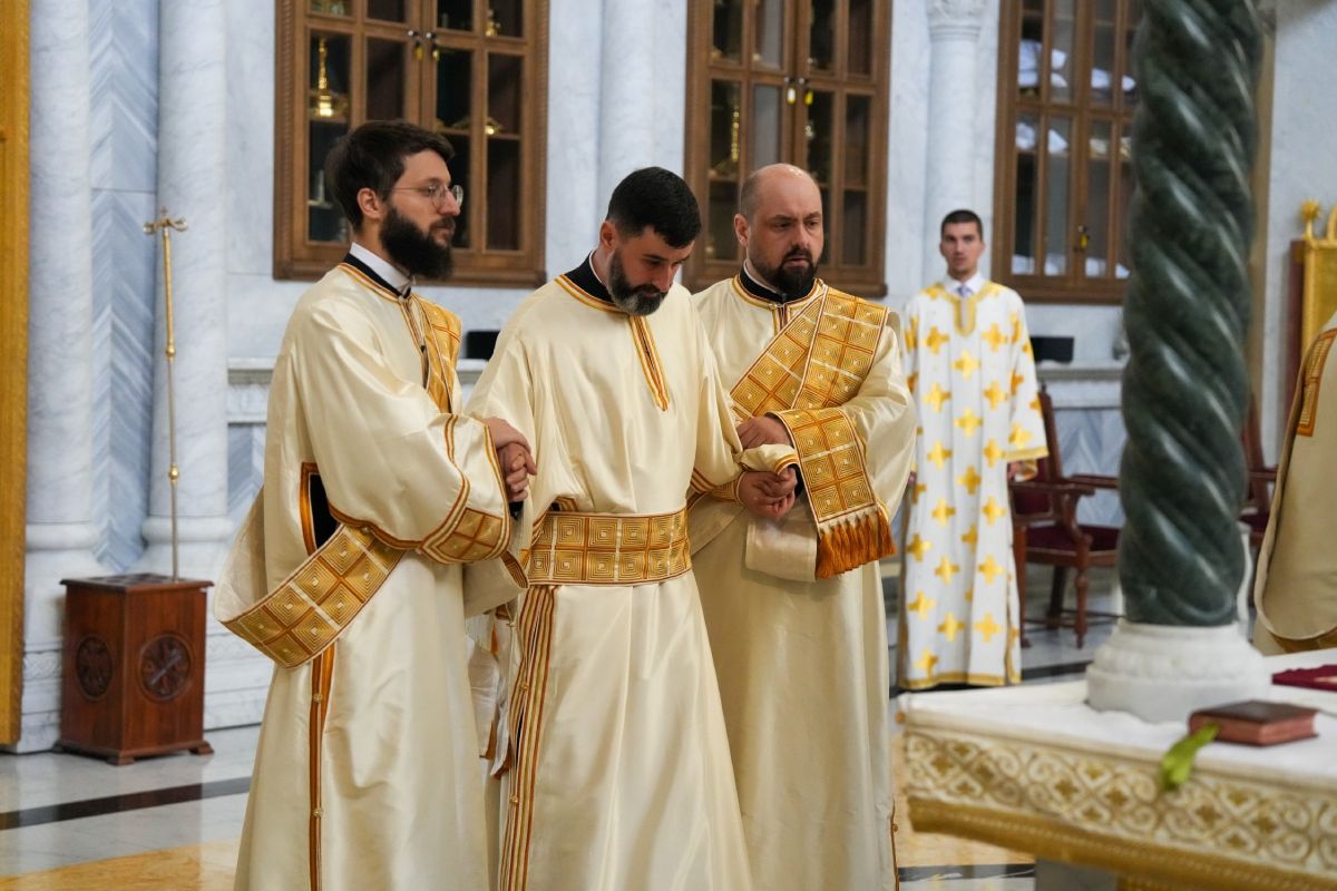 Патријарх Порфирије је рукоположио Предрага Маринковића