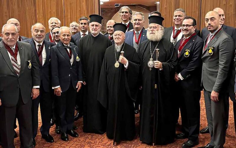 патријарси истамбулски Вартоломеј и александријски Теодор са архиепископом америчким Елпидофором и архонтима
