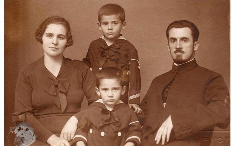 Свештеномученик Иларион Фелеа (Ilarion Felea) са супругом и децом